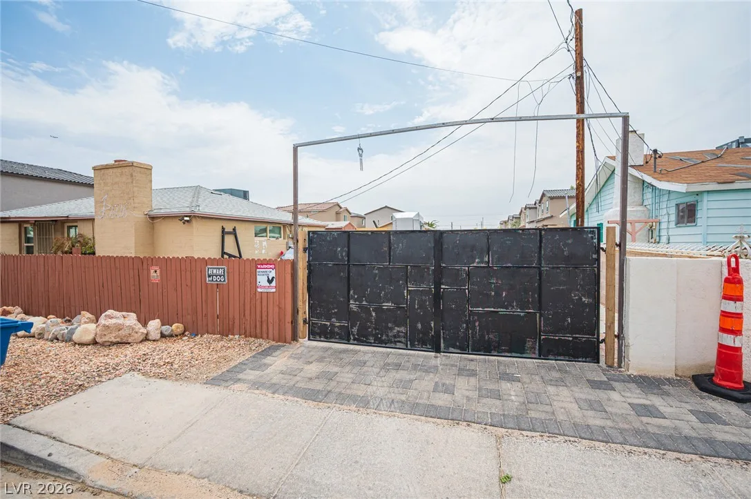 5841 Dodd Street — photo 4