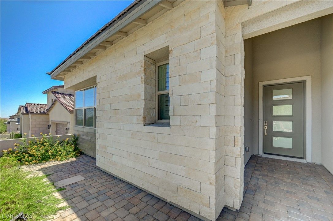 11803 Giroma Avenue — photo 3