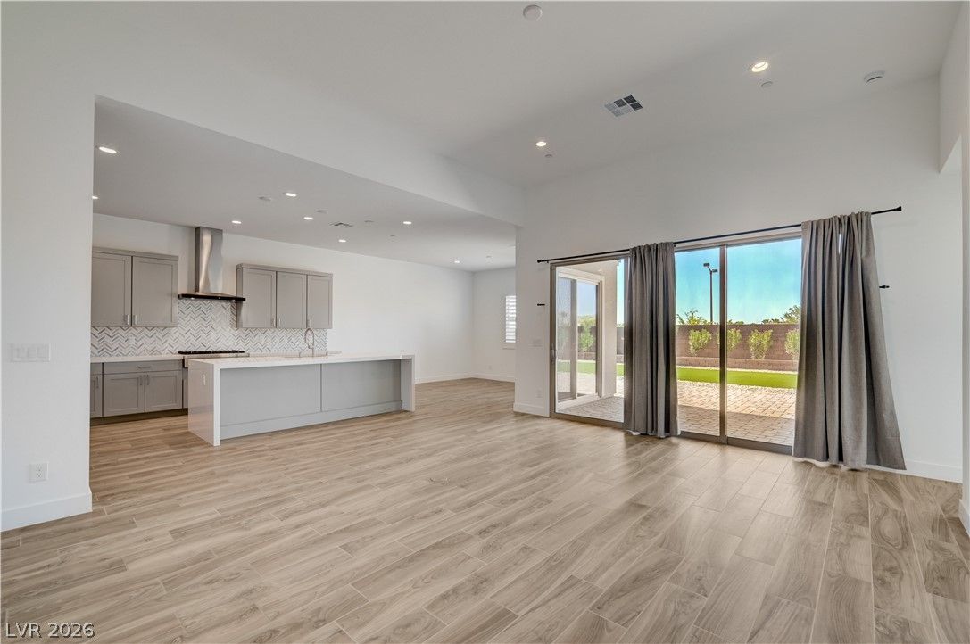 11803 Giroma Avenue — photo 4