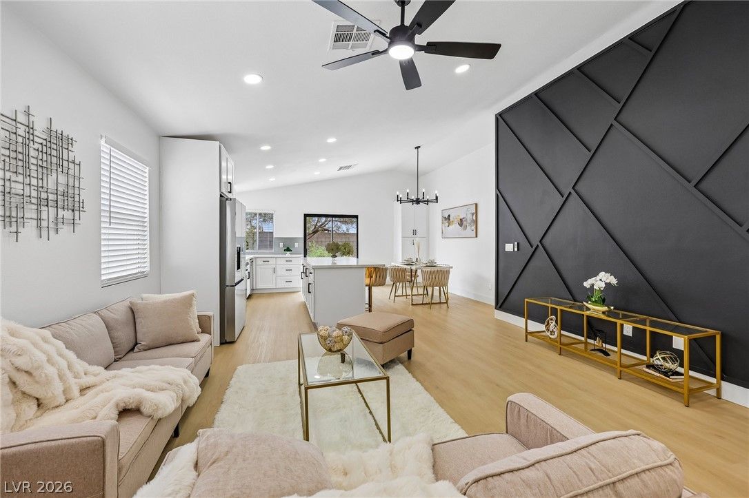 8360 Silverdale Avenue — photo 3