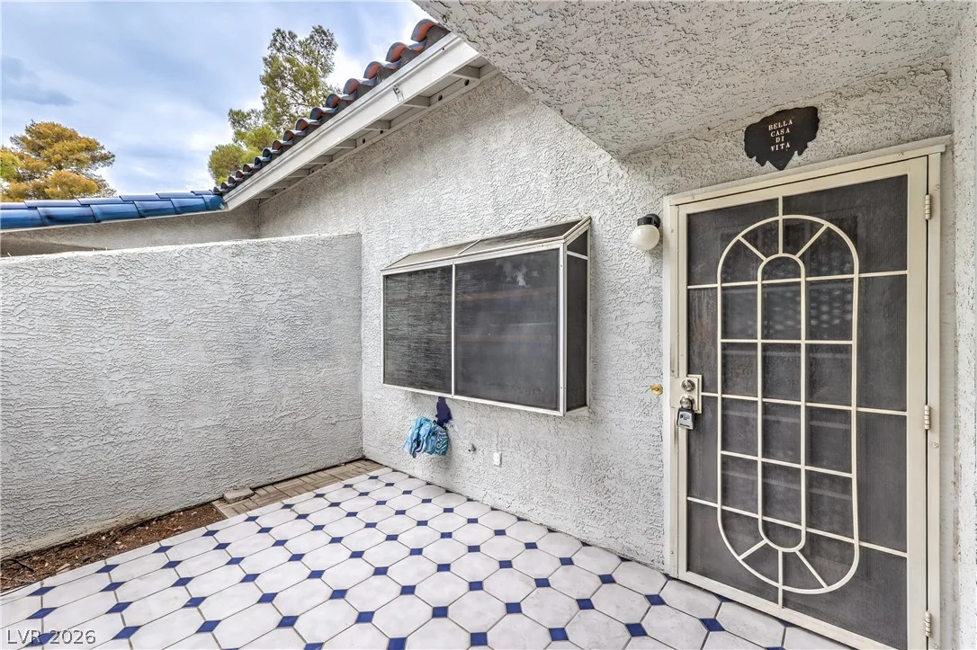 2041 Willowbury Drive D — photo 2