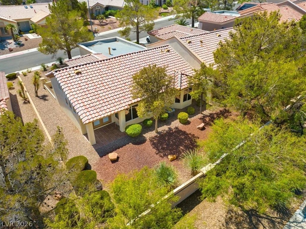 2833 Breakers Creek Drive — photo 2