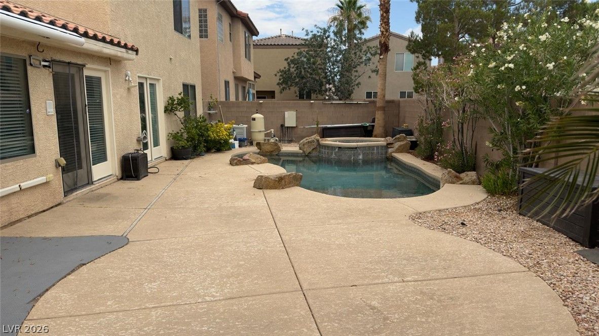 7608 Stray Horse Avenue — photo 5 of 39