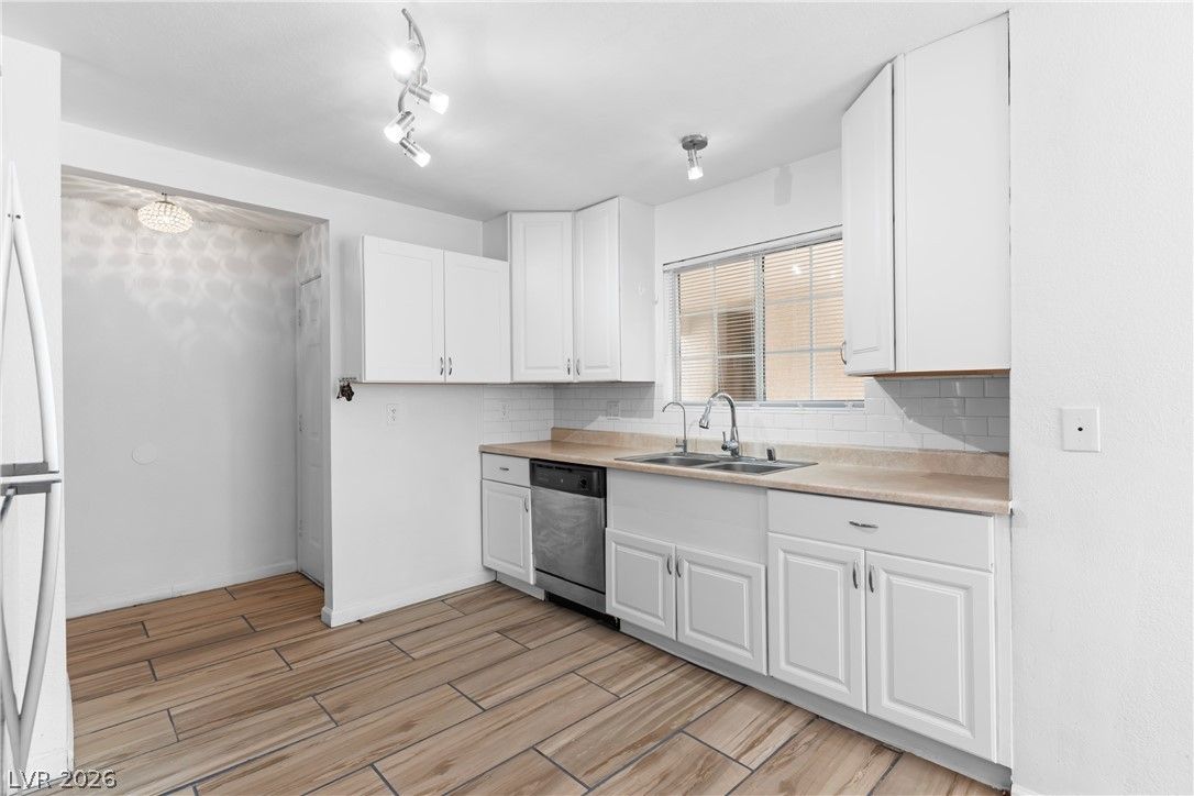 2200 South Fort Apache Road 2210 — photo 5