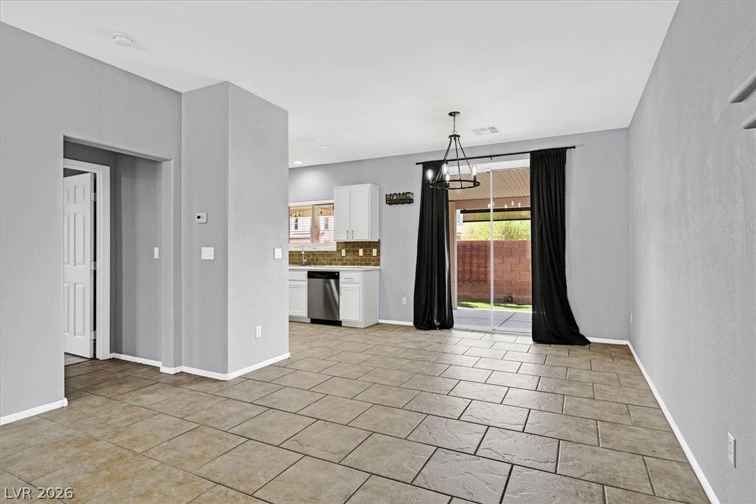 5517 Ovando Way — photo 4