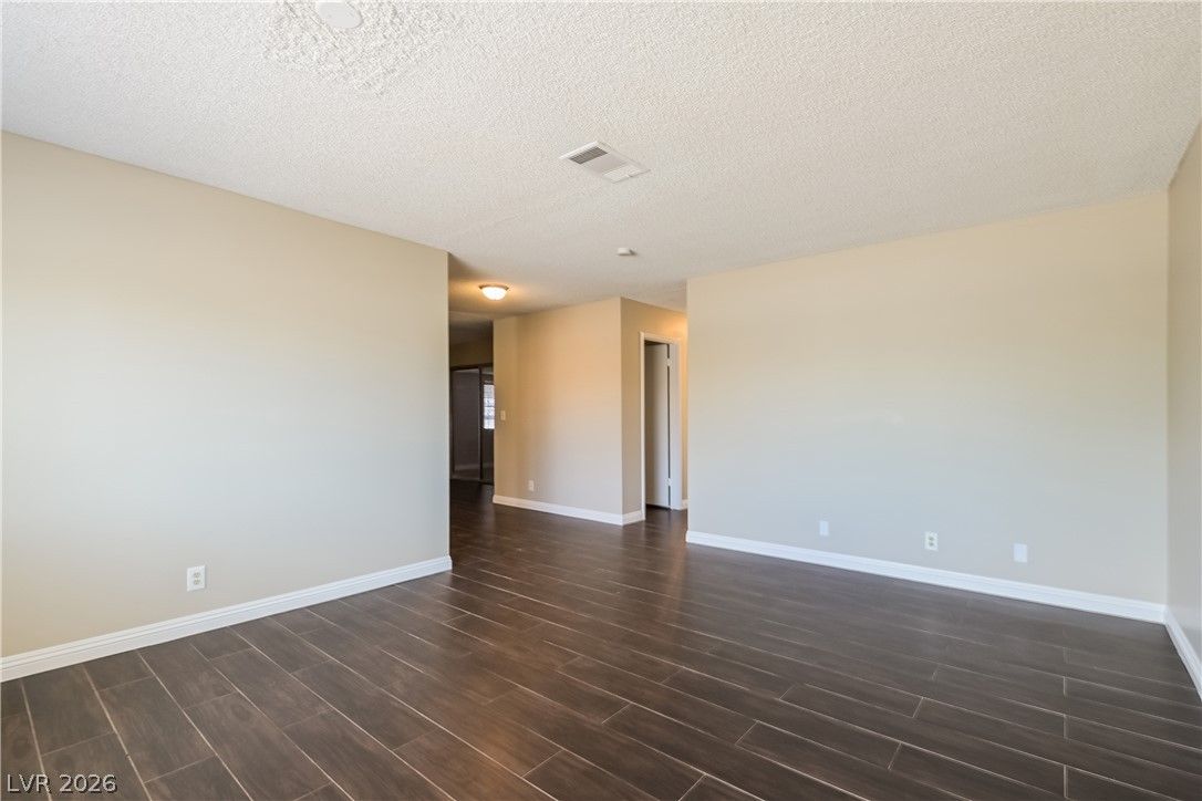 422 Chateau Drive — photo 4