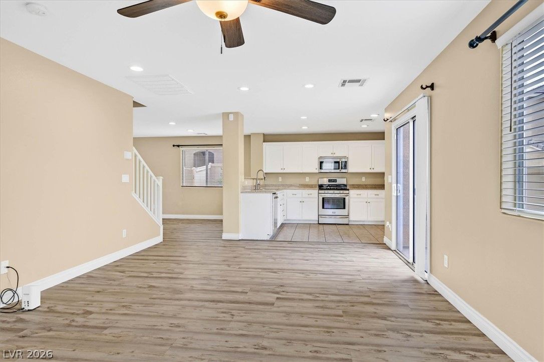 11917 Haven Street — photo 2