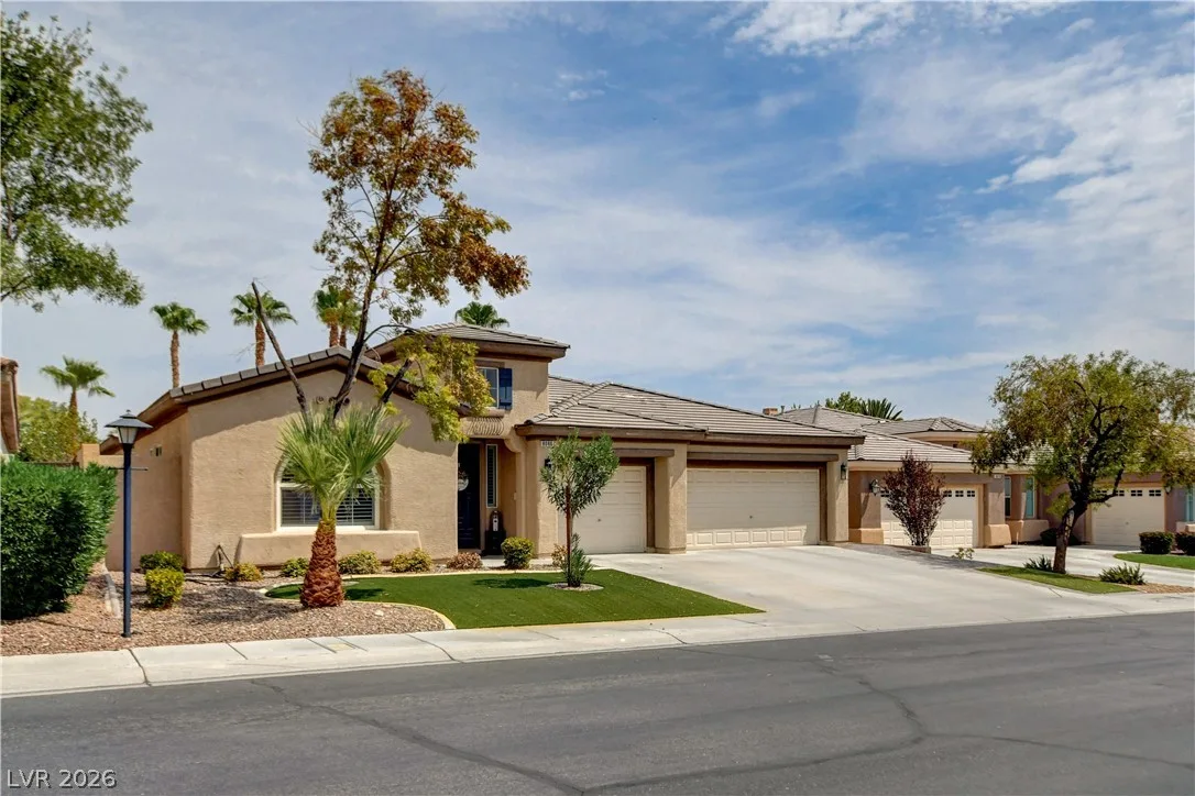 8086 Merlewood Avenue — photo 3