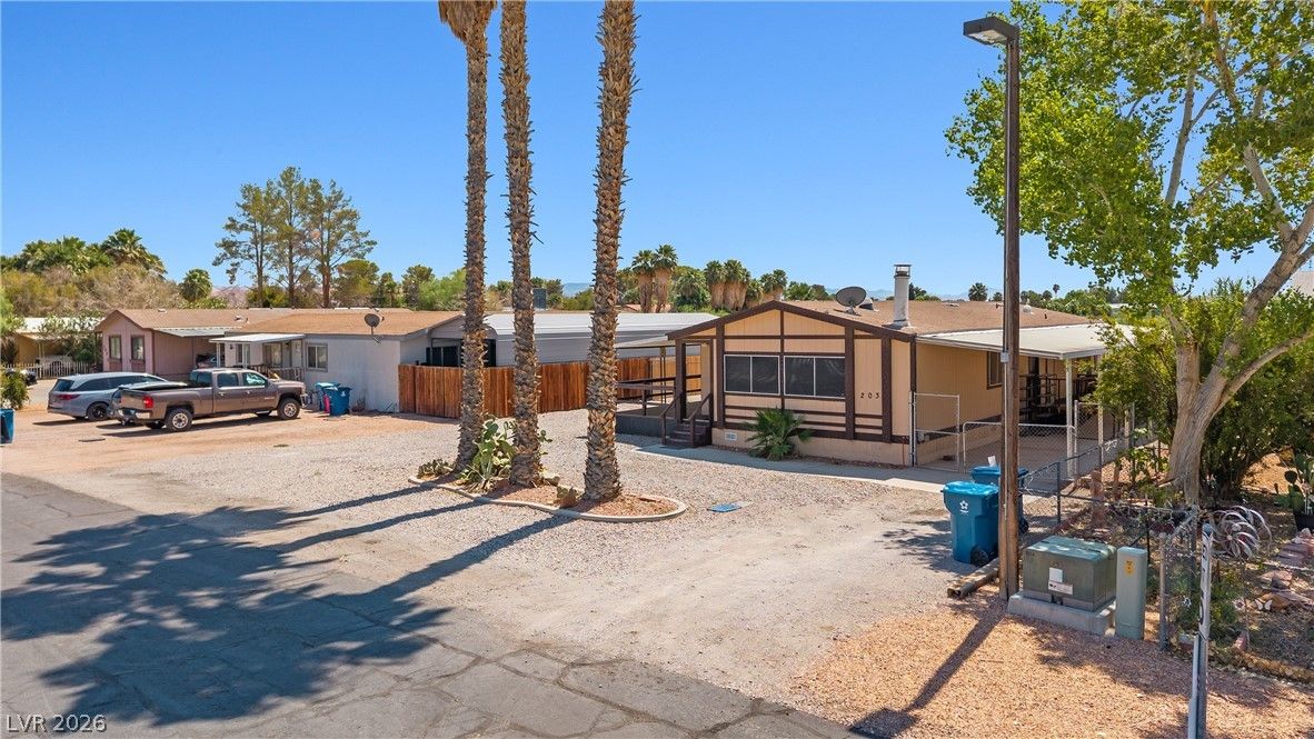 203 Trailzend Avenue — photo 2
