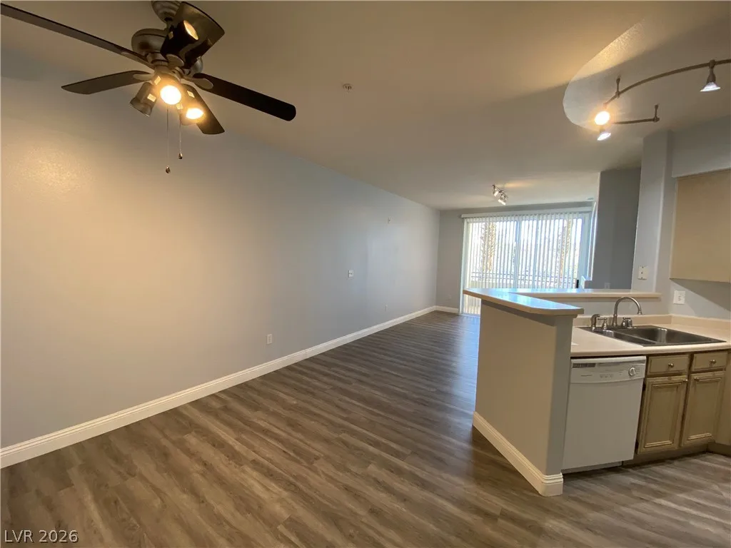 7189 South Durango Drive 207 — photo 3