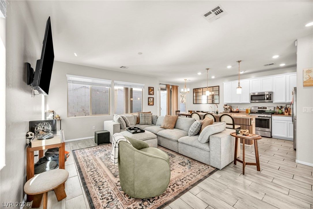 10815 Henesco Bay Street — photo 3