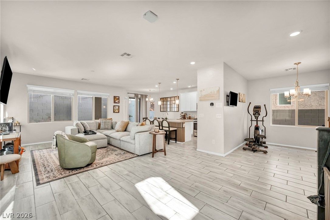 10815 Henesco Bay Street — photo 4