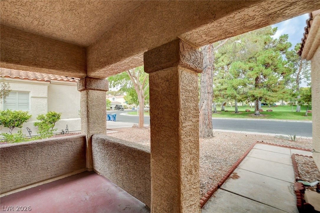 1612 Country Hollow Drive — photo 4