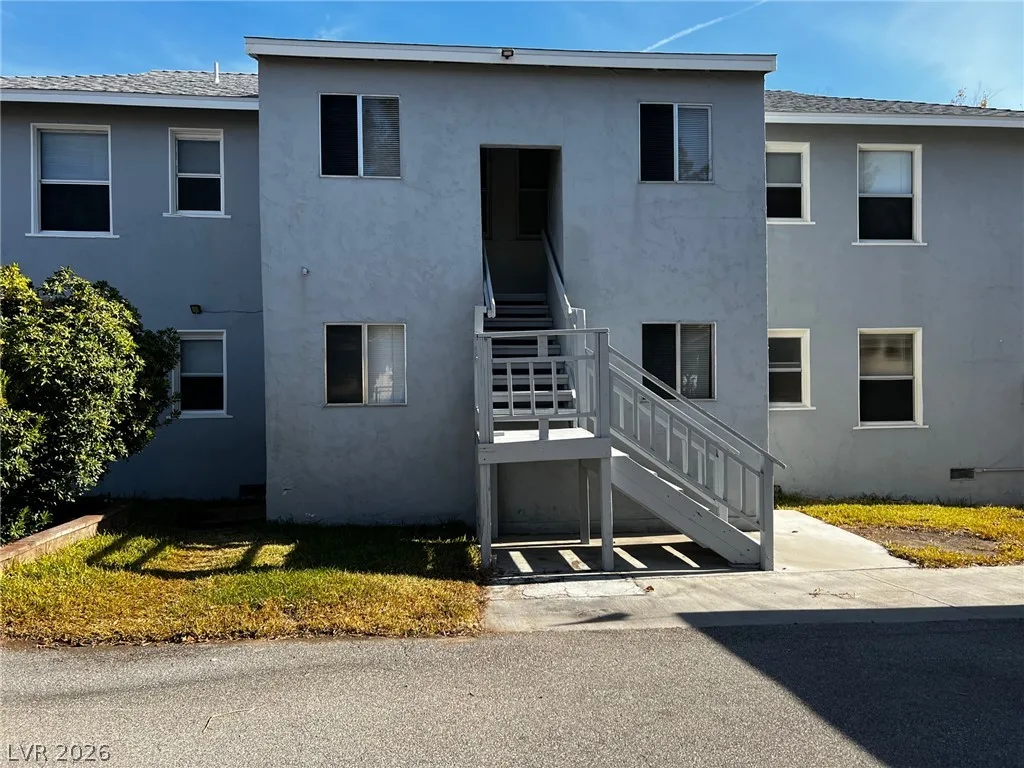 616 B Avenue D — photo 3