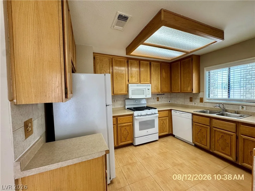 8621 Lyla Rae Circle — photo 3