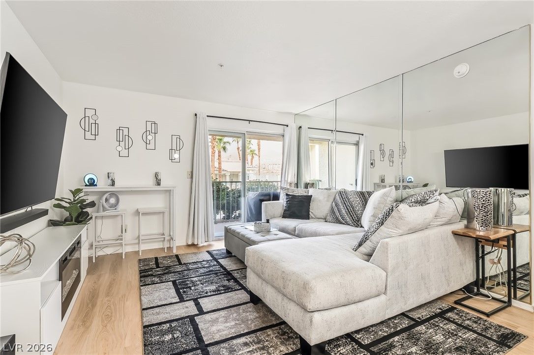 3550 Bay Sands Drive 1031 — photo 4