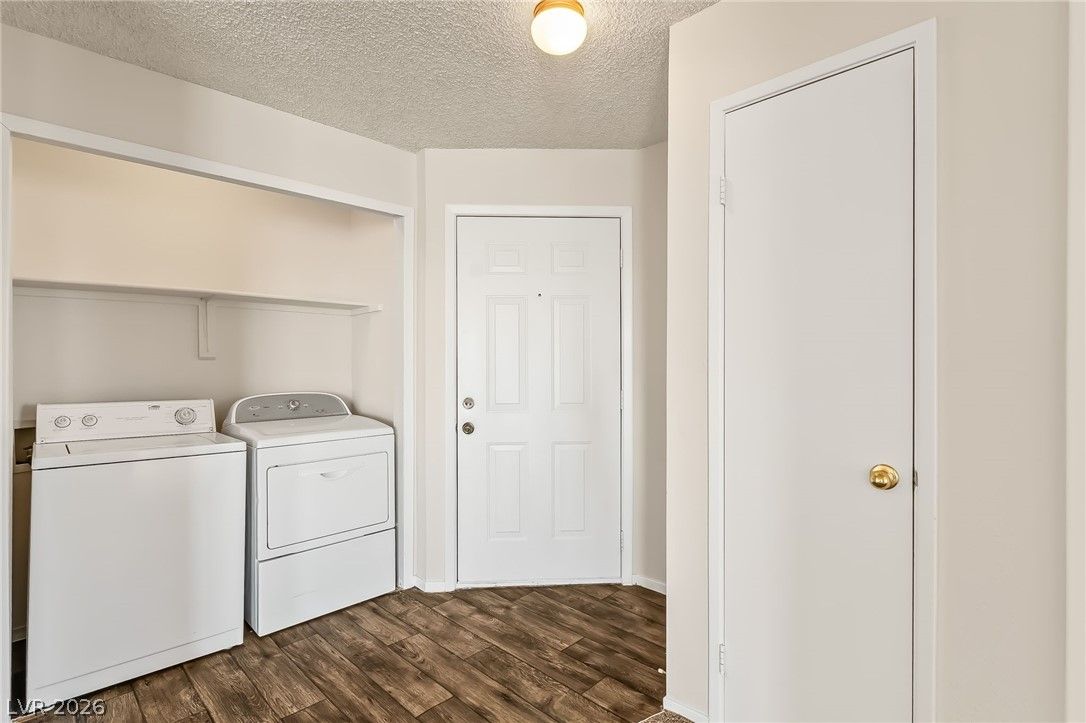 2191 Bay Club Drive 204 — photo 2 of 33