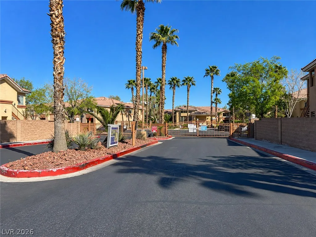 1050 East Cactus Avenue 2089 — photo 5
