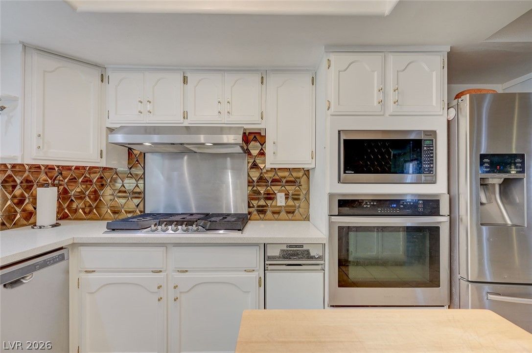 1906 Jasmine Circle — photo 4