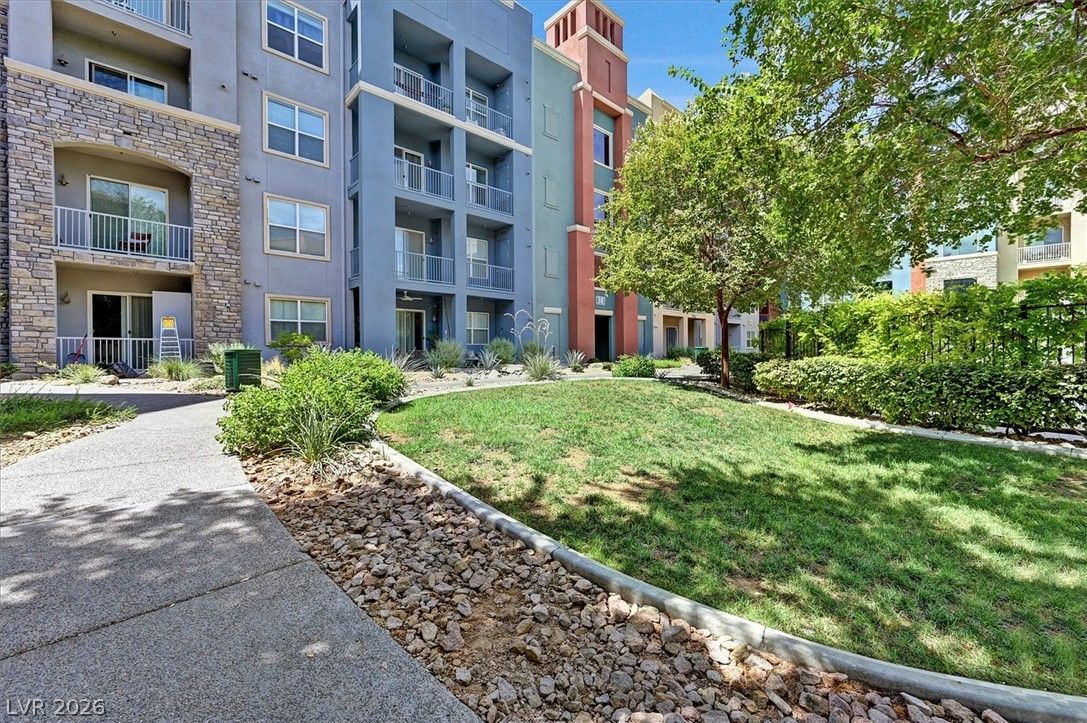 38 East Serene Avenue 304 — photo 3 of 36