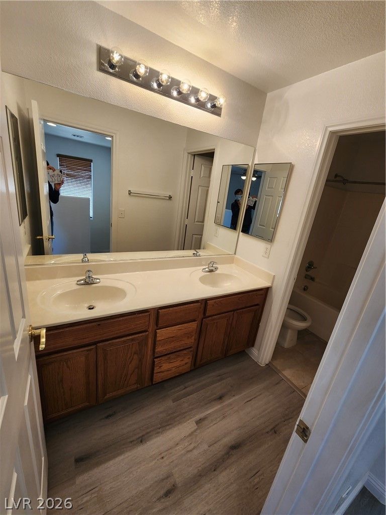 9106 Sheffield Garden Avenue — photo 4