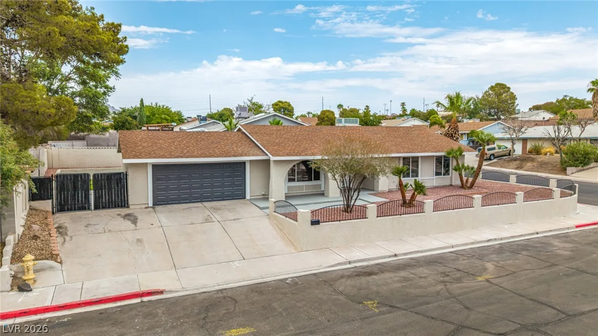 1402 Esther Drive — photo 2