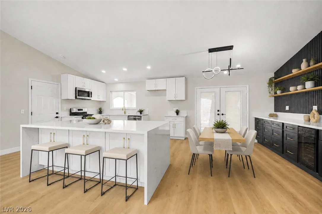 1402 Esther Drive — photo 3