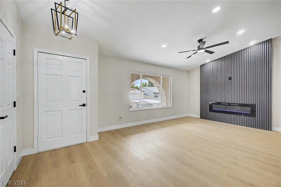 1402 Esther Drive — photo 4