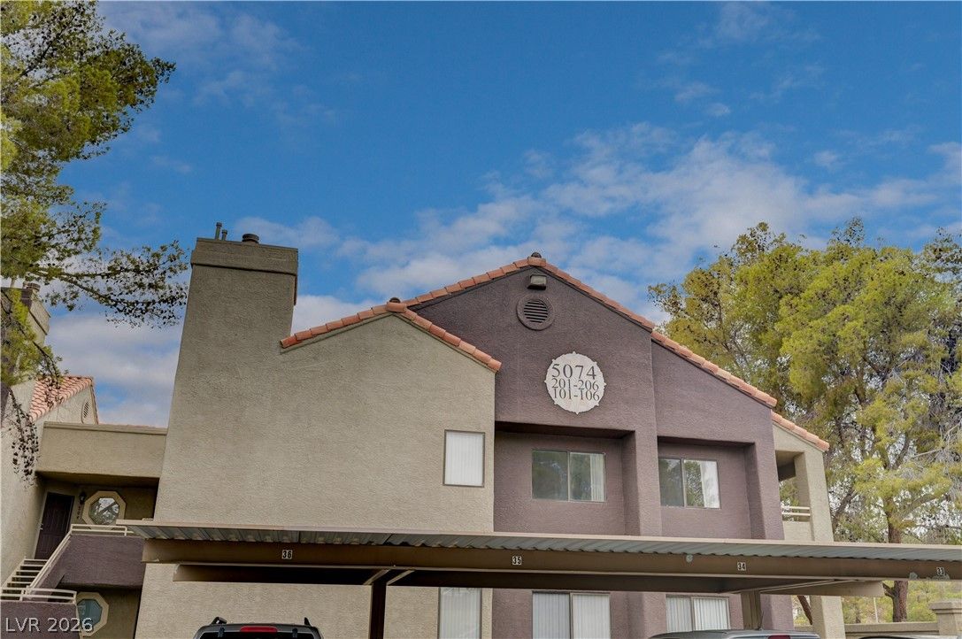 5074 South Rainbow Boulevard 206 — photo 3