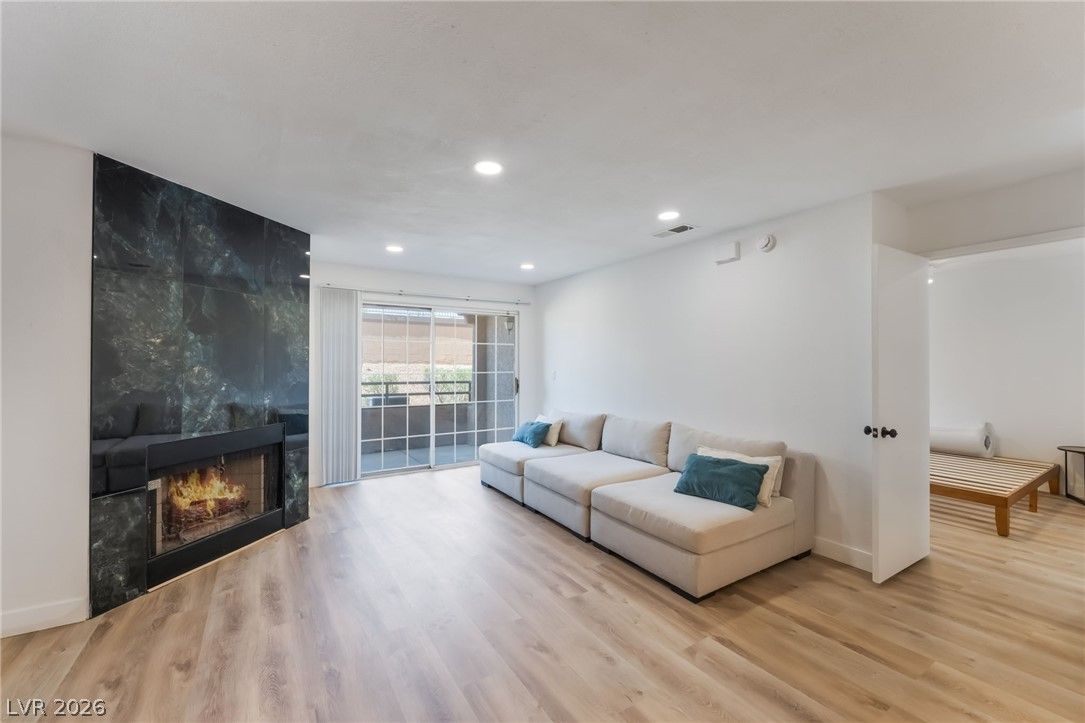 2200 South Fort Apache Road 1013 — photo 5