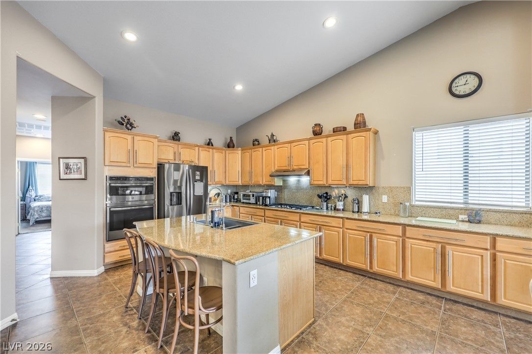 8320 Preppy Fox Avenue — photo 3