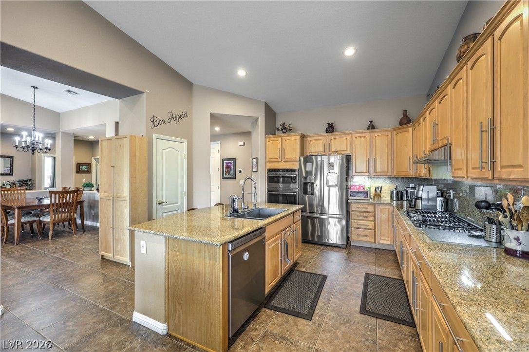 8320 Preppy Fox Avenue — photo 4
