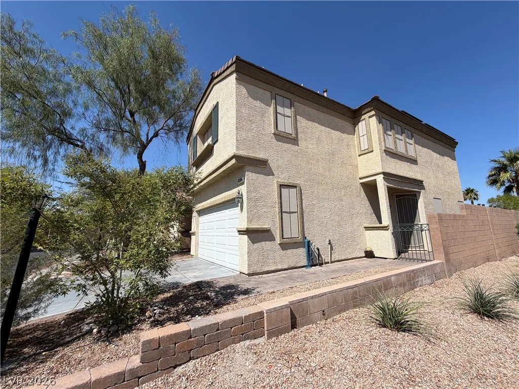 8304 Strawberry Spring Street — photo 3