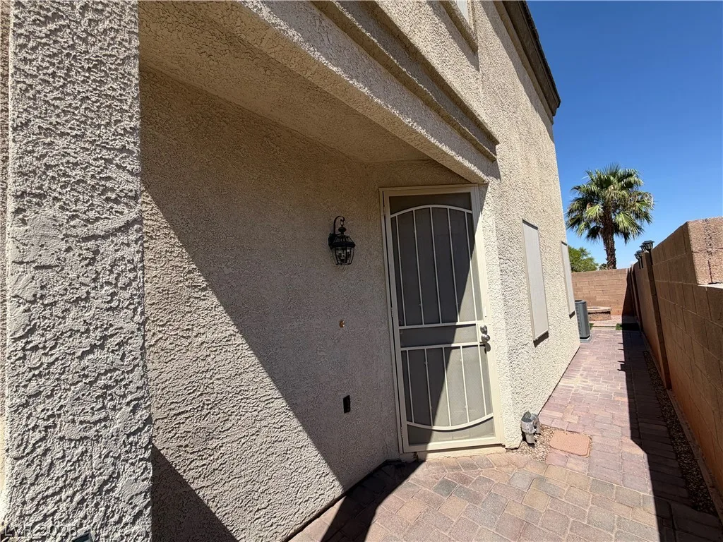 8304 Strawberry Spring Street — photo 5