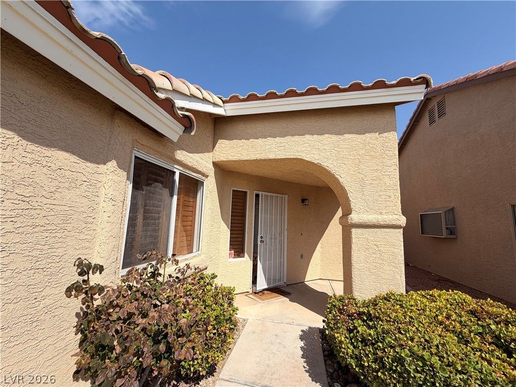 6214 Belgium Drive — photo 3 of 22