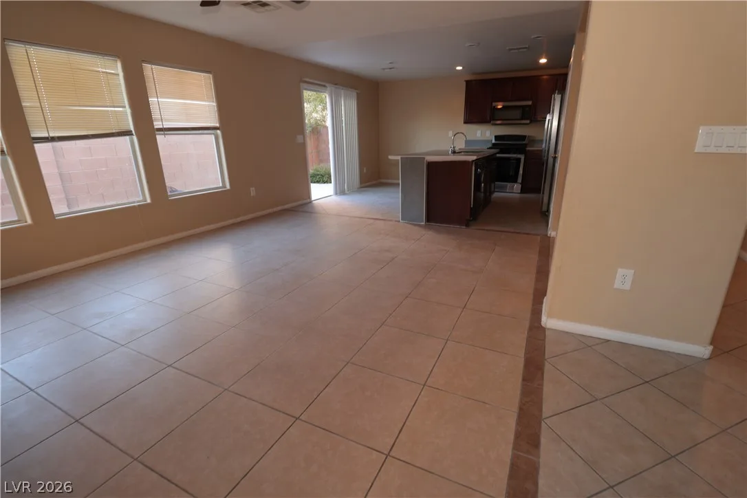 5940 Feral Garden Street — photo 4