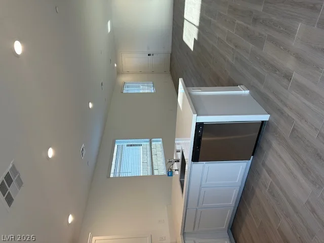 9733 Redwood Cascade Street — photo 2