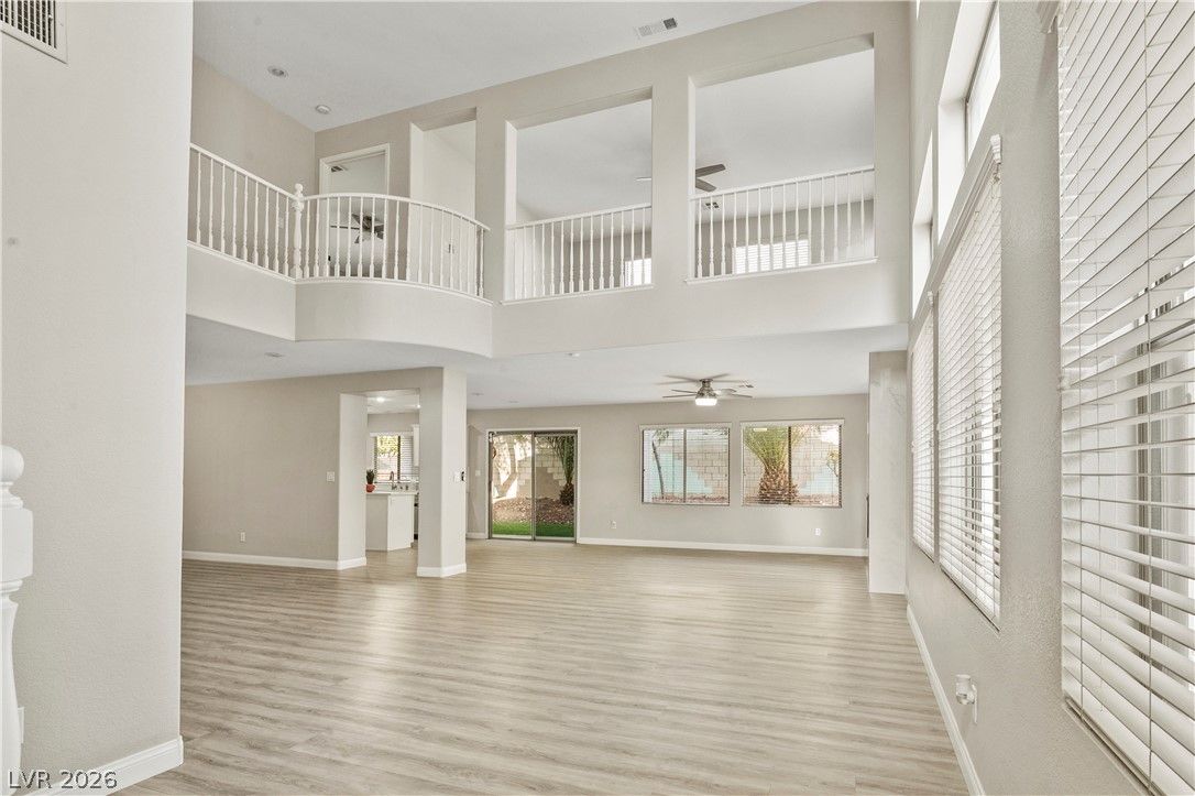 5567 Spruce Hill Court — photo 4