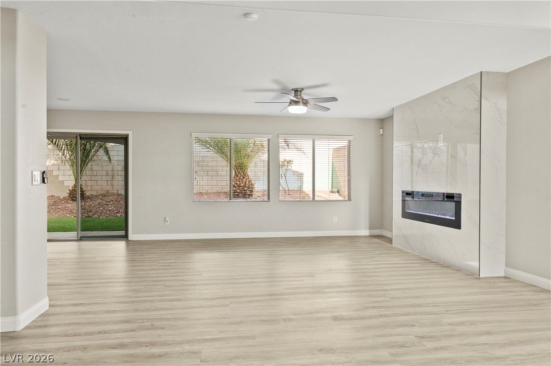 5567 Spruce Hill Court — photo 5