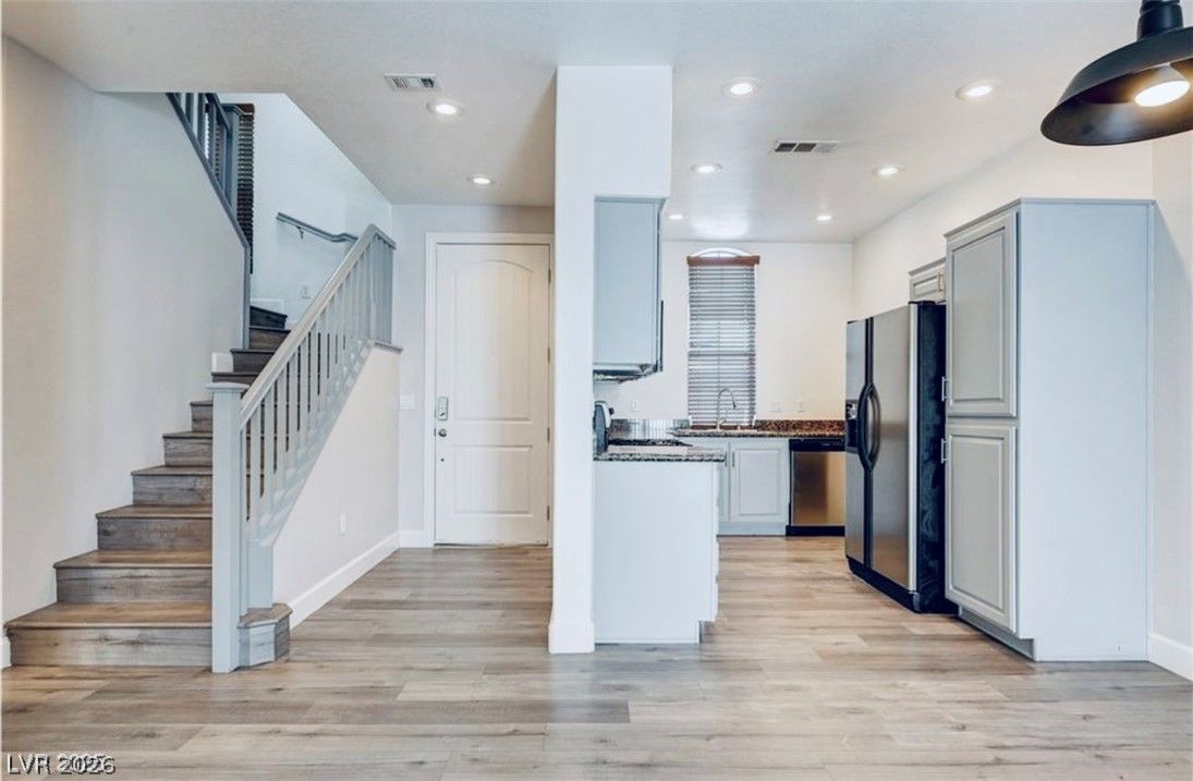 128 Tilbury Avenue — photo 4