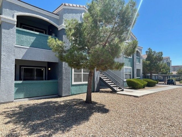 6955 North Durango Drive 1075 — photo 2