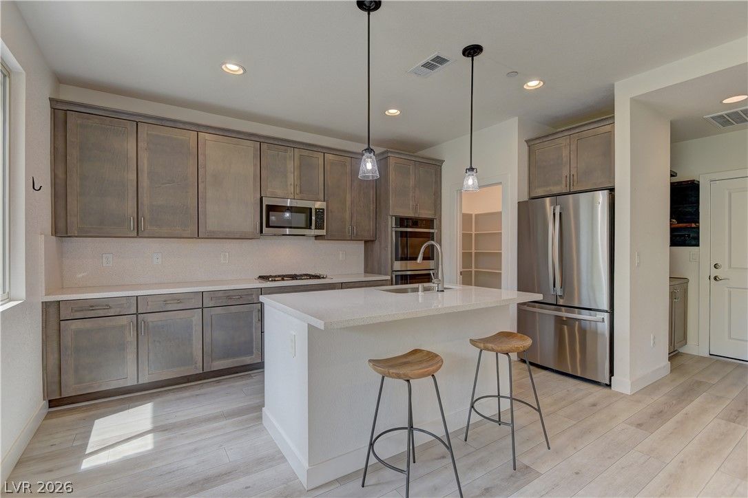 9901 Cullin Range Avenue — photo 4