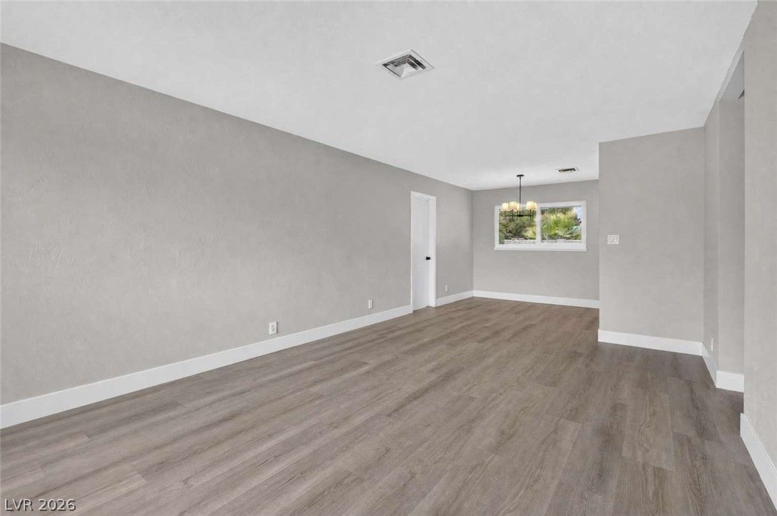 1669 North G Street — photo 5
