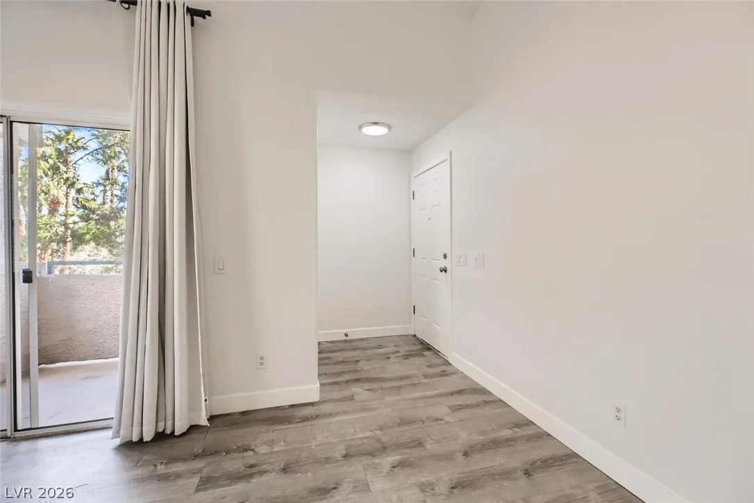 2153 Jasper Bluff Street 201 — photo 2