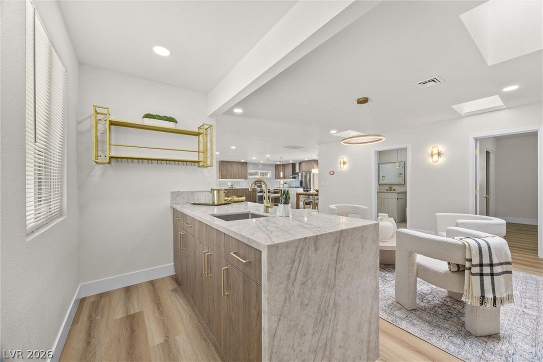 1242 Campbell Drive — photo 4
