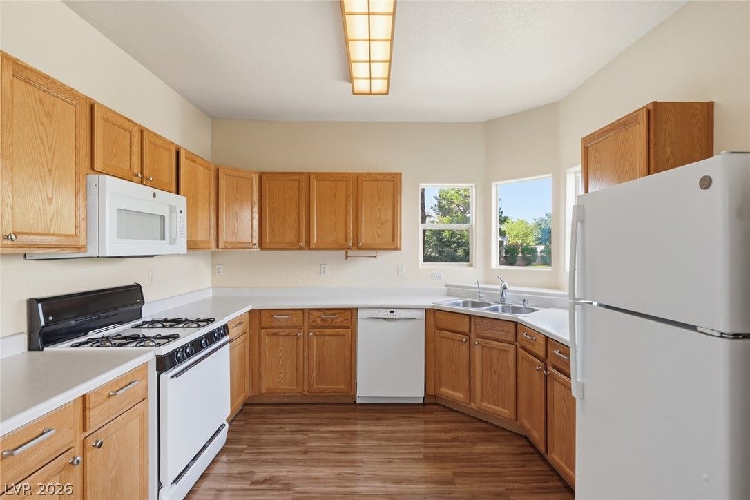 2000 Turquoise Ridge Street 103 — photo 3 of 42