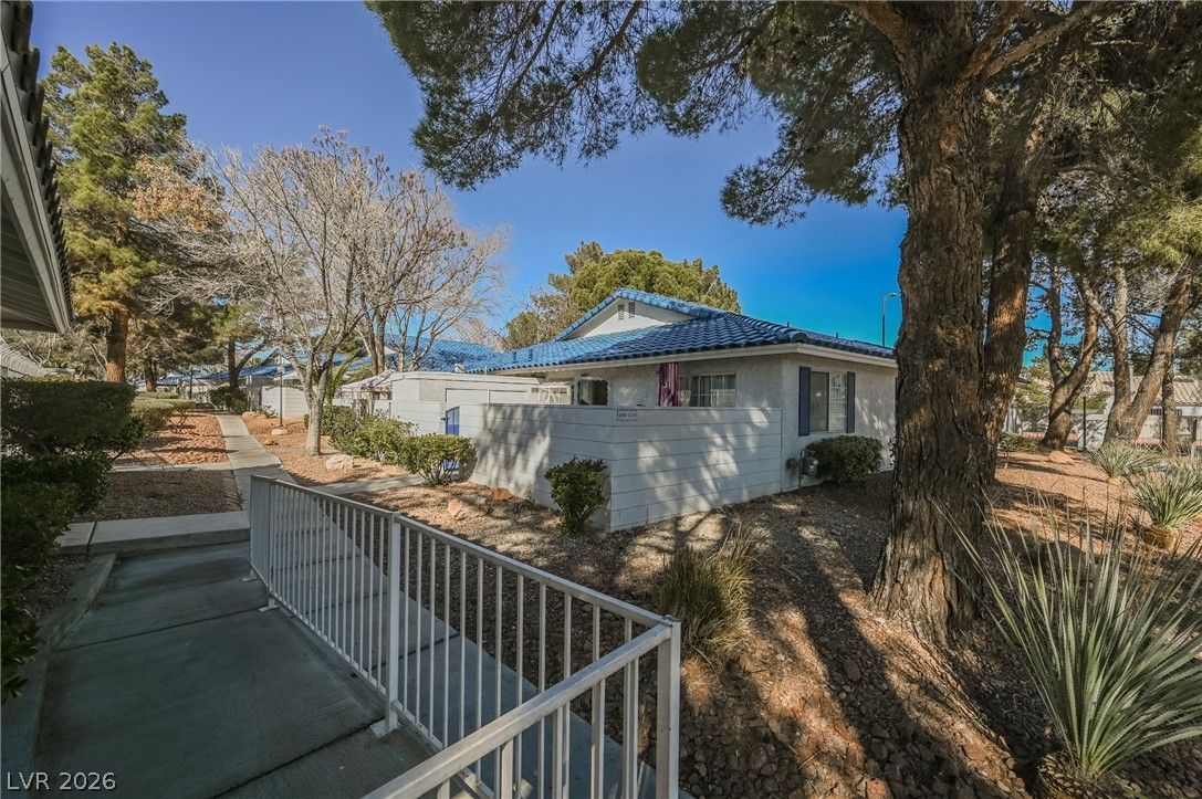 2141 Twickenham Place C — photo 2
