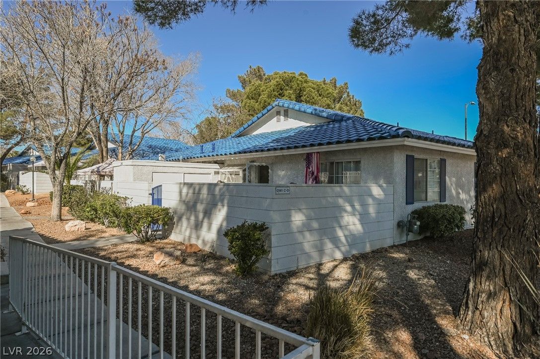 2141 Twickenham Place C — photo 3