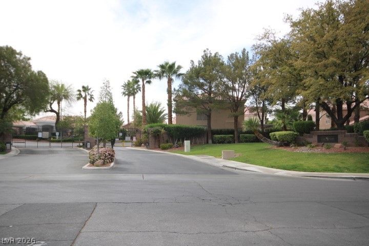 947 Whispering Grove Avenue — photo 3