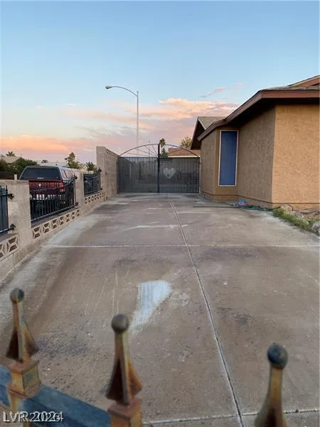 401 Tiger Lily Way — photo 2